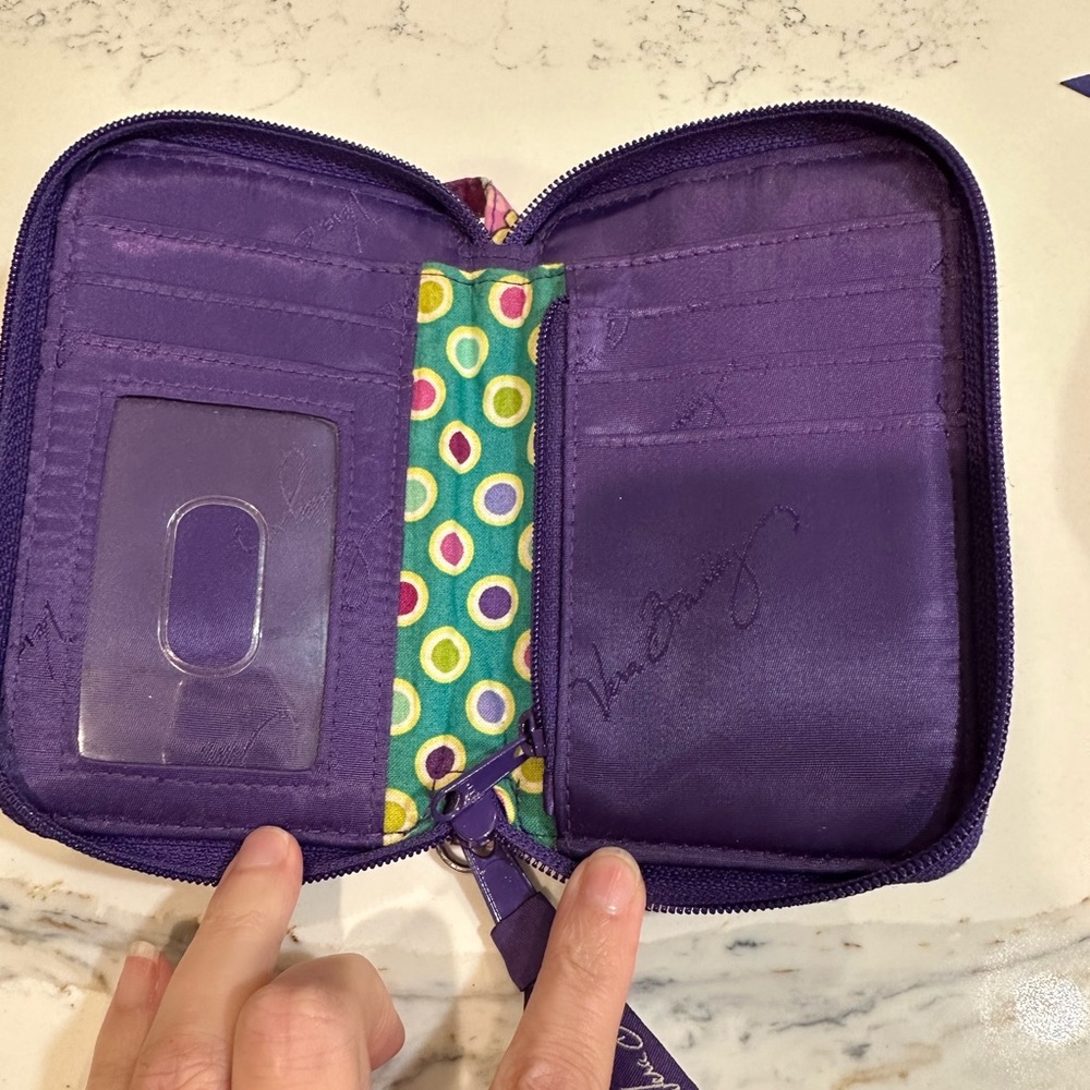 Vera Bradley - Bundle 3 items - Crossbody Bag, Wristlet, and Coin Purse - GUC - Picture 6 of 13